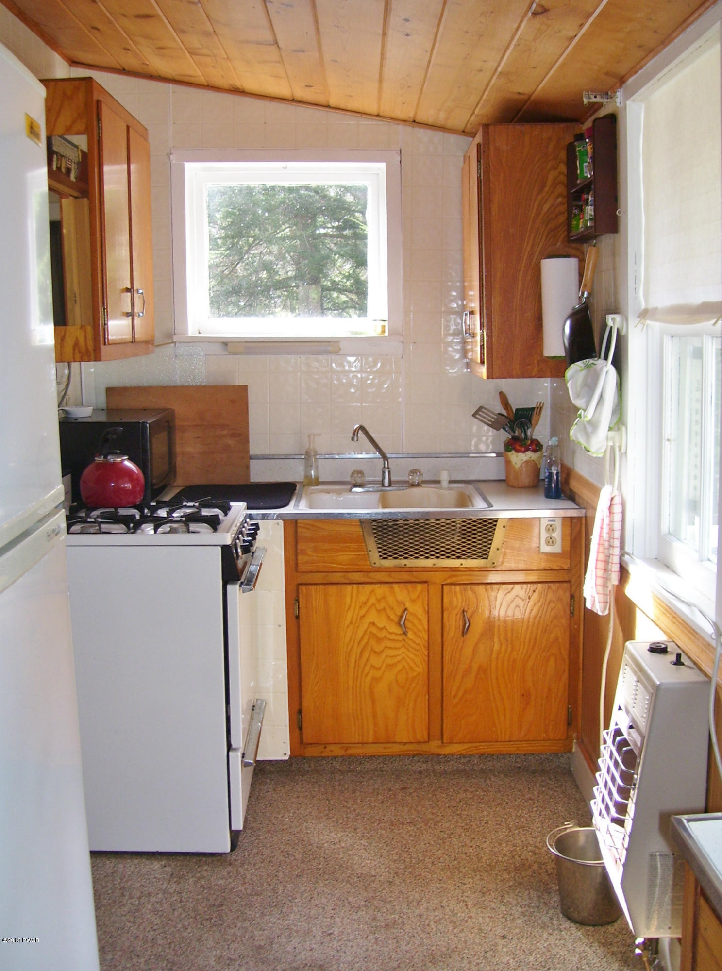 150 Old Rte 402 Dingmans Ferry, PA 18328 - Photo 11 of 29