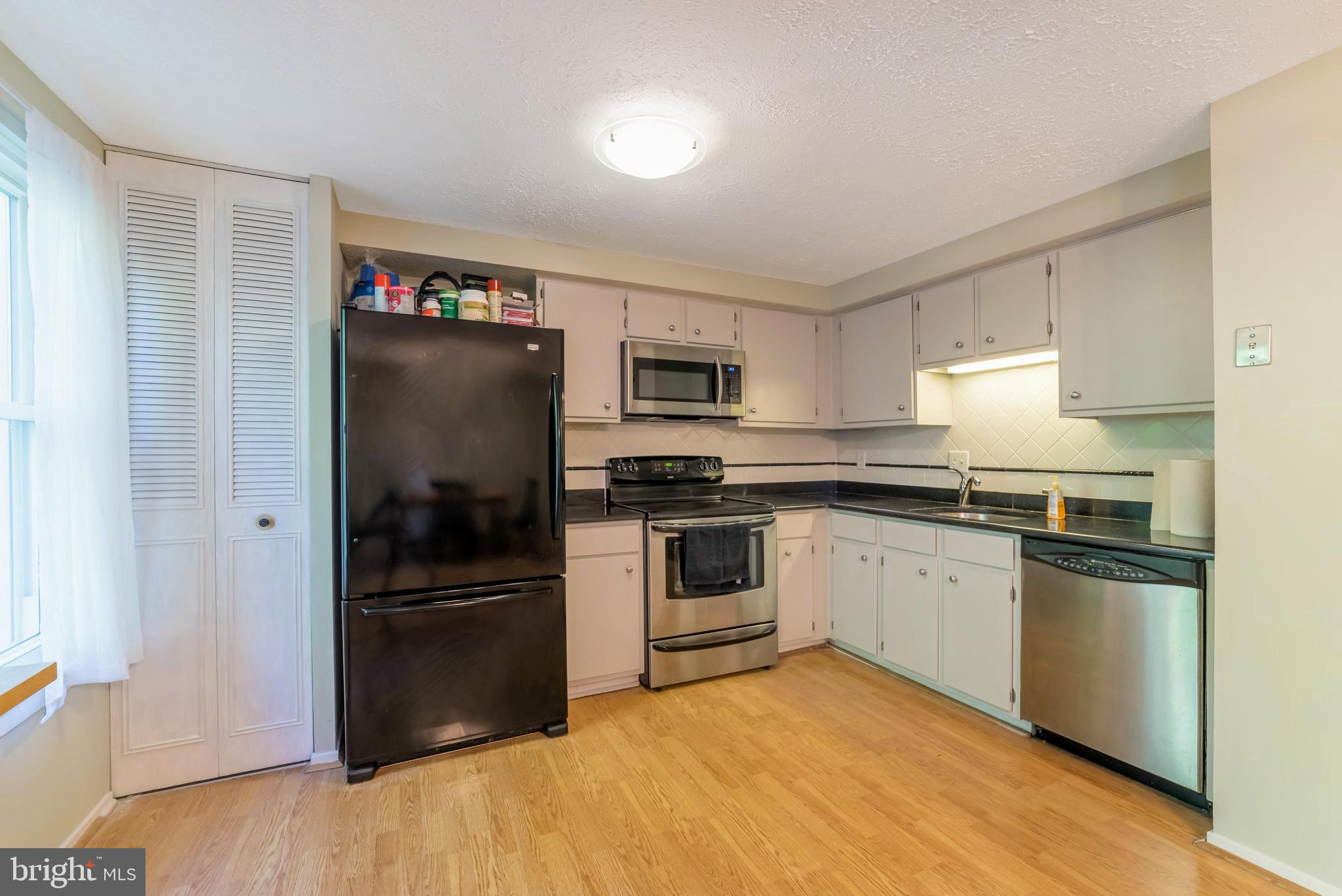6502 Alexis Lane Springfield, VA 22152 - Photo 3 of 18 Gallery Image 3