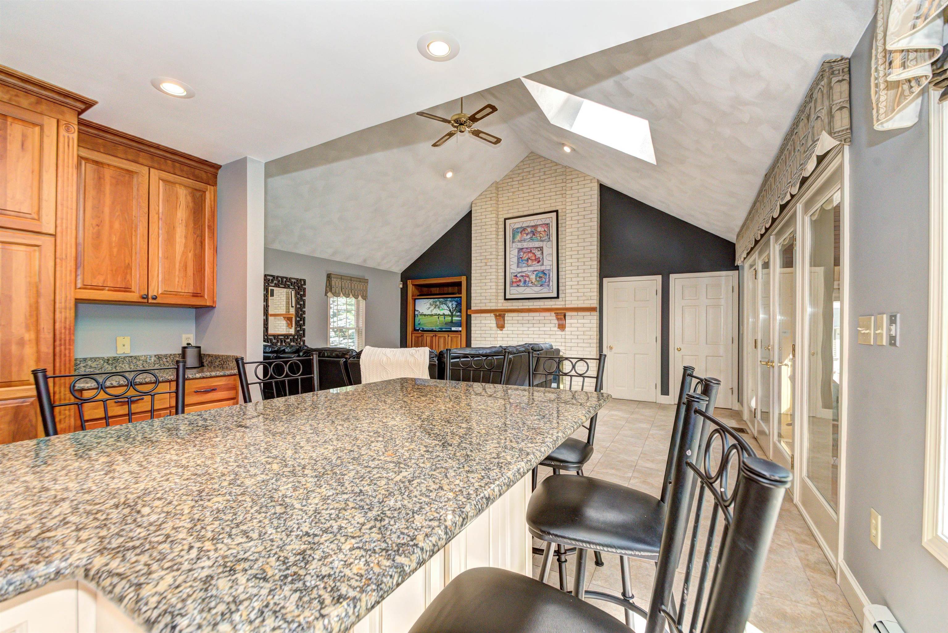 18 Hawthorne Road Windham, NH 03087 - Photo 15 of 60