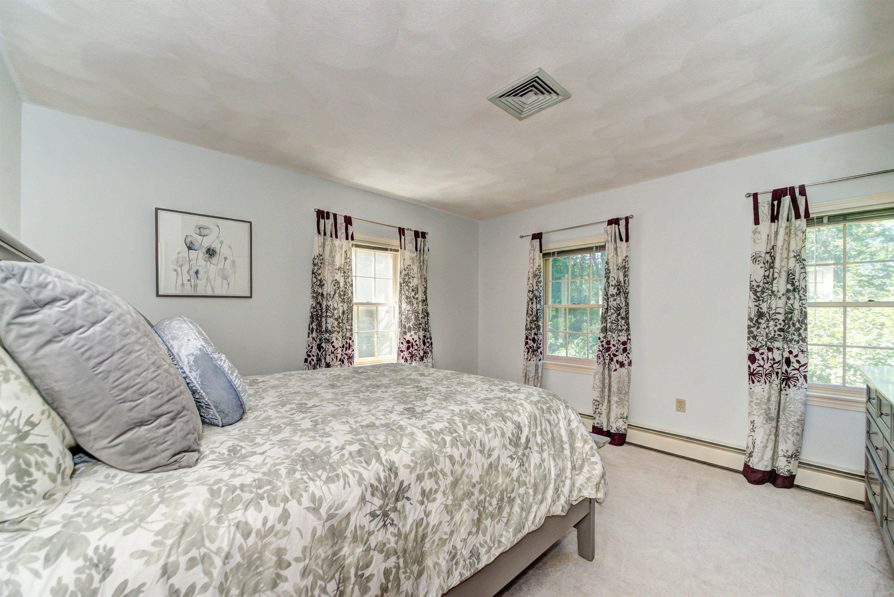 18 Hawthorne Road Windham, NH 03087 - Photo 36 of 60