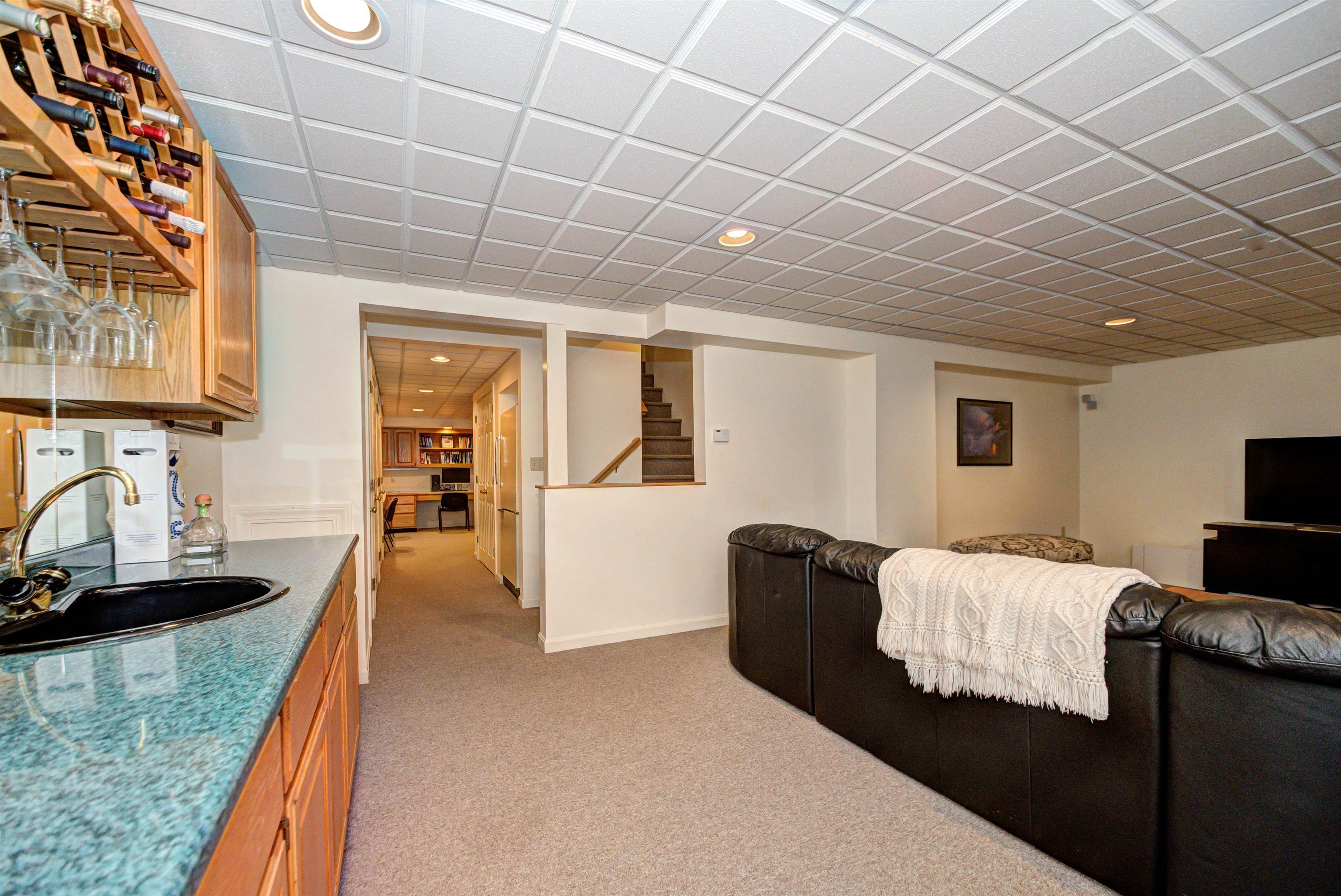 18 Hawthorne Road Windham, NH 03087 - Photo 45 of 60