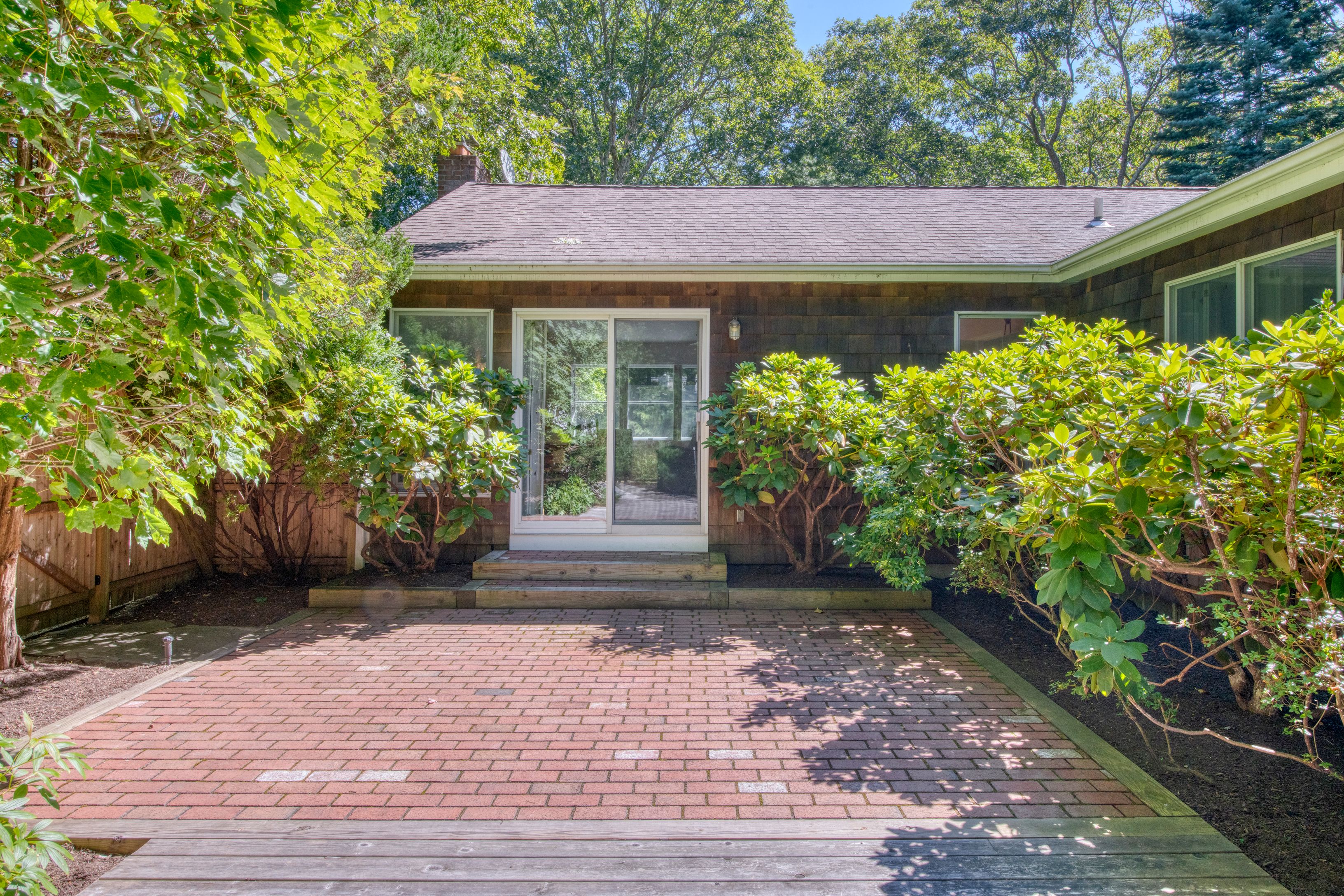 8 President Street East Hampton, NY 11937 - Photo 17 of 27