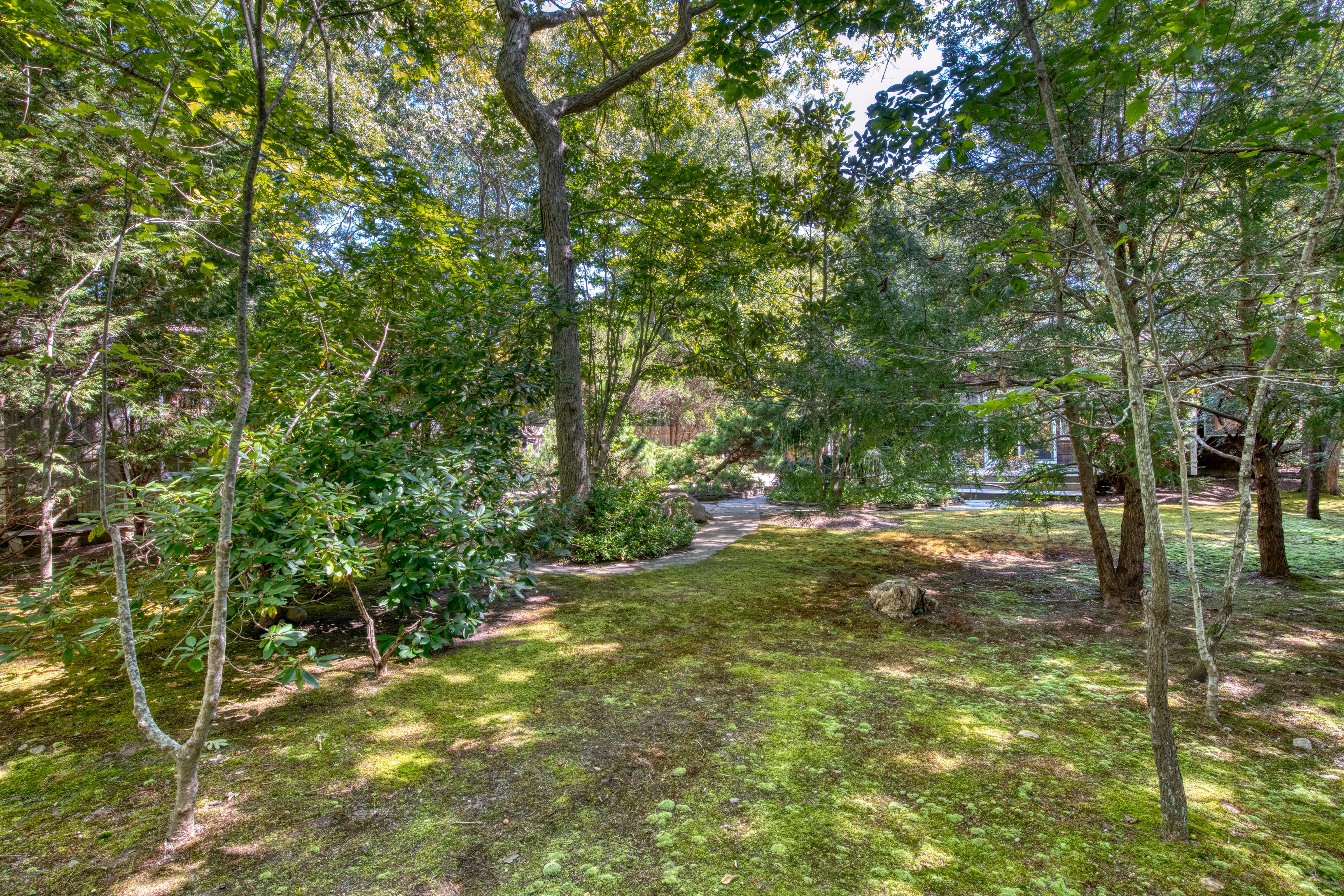 8 President Street East Hampton, NY 11937 - Photo 24 of 27