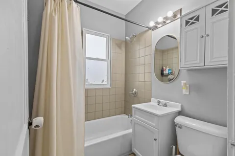 $274,900 | 516 Menomonee Avenue, South Milwaukee, WI 53172