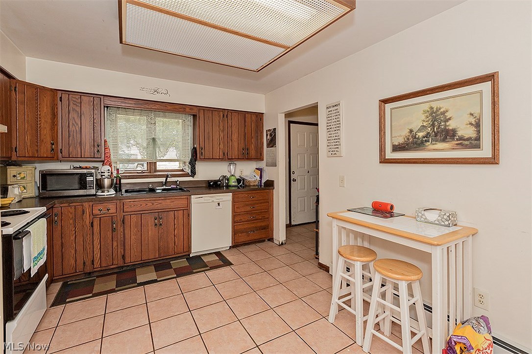 1025 Dock Road Madison, OH 44057 - Photo 12 of 28