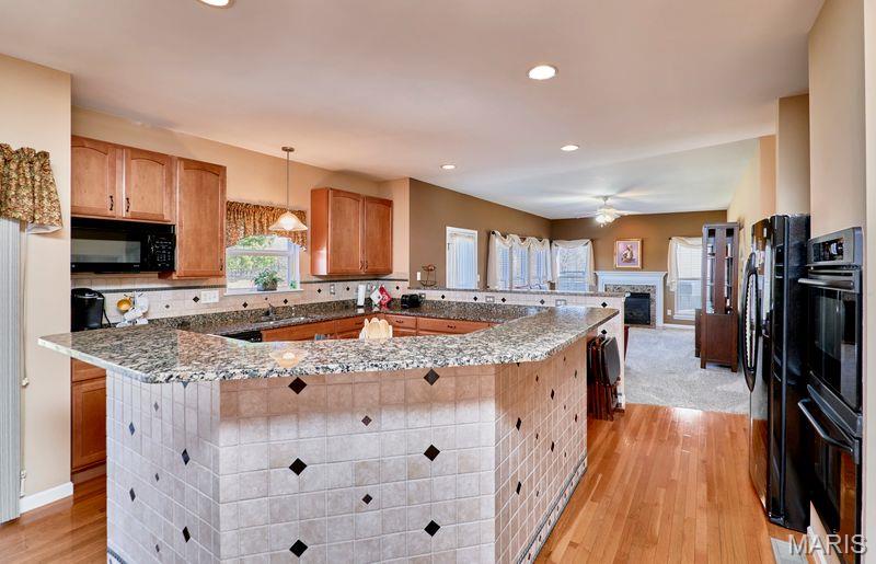 4049 Portland Ridge Drive Florissant, MO 63034 - Photo 11 of 47