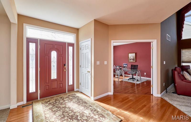 4049 Portland Ridge Drive Florissant, MO 63034 - Photo 3 of 47