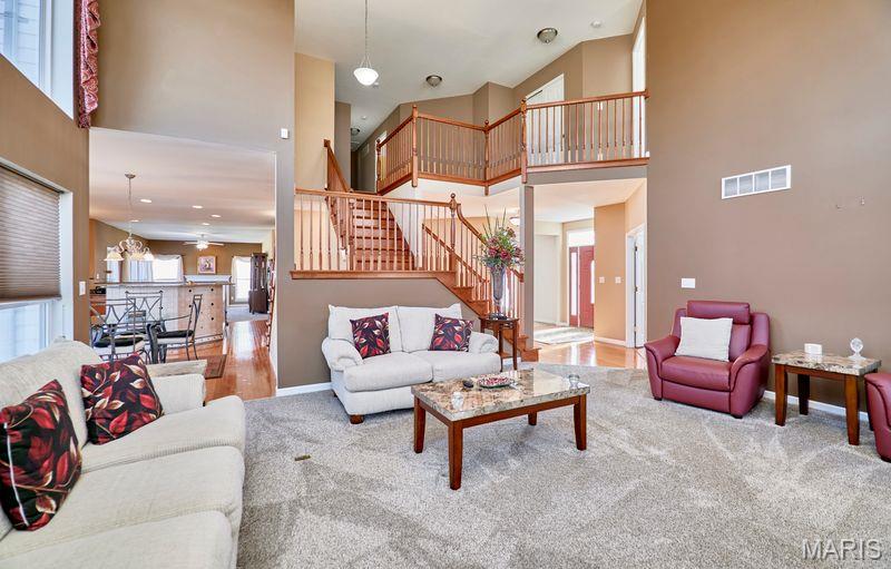 4049 Portland Ridge Drive Florissant, MO 63034 - Photo 9 of 47