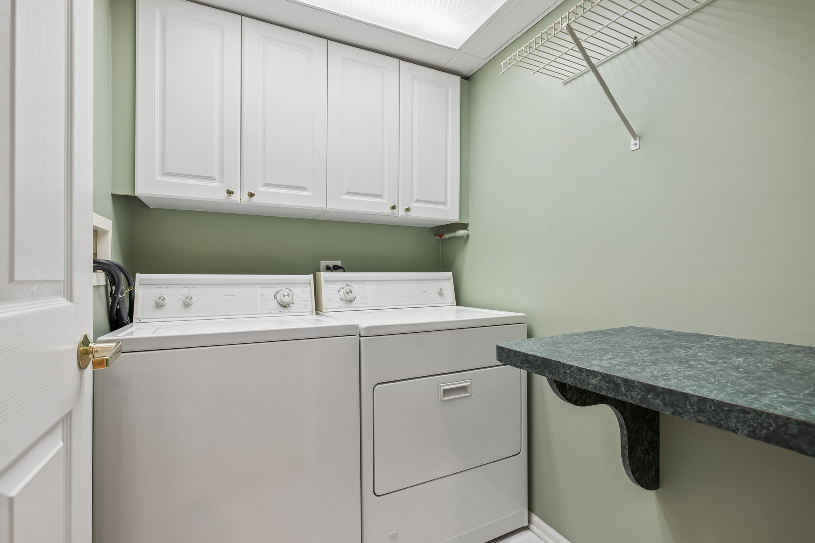 5 South Pine Street, Unit 405B Mount Prospect, IL 60056 - Photo 18 of 20
