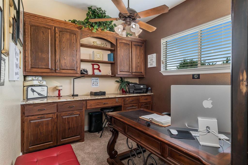 505 South Bluegrove Road Lancaster, TX 75146 - Photo 17 of 31
