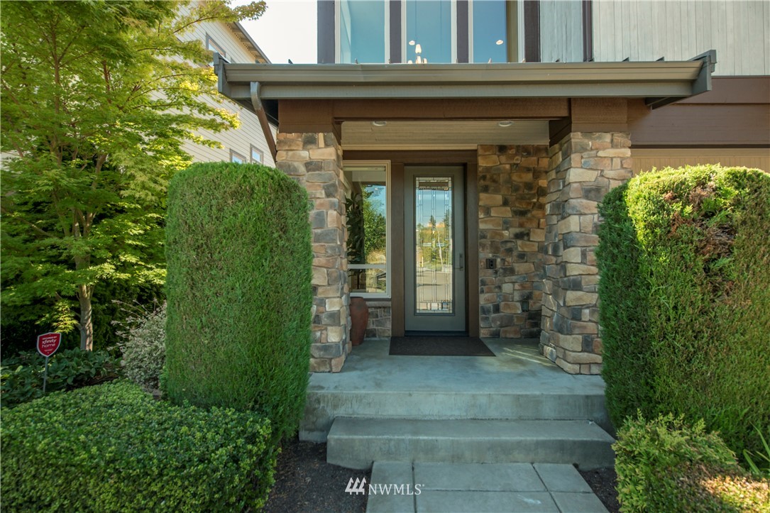 4029 Williams Avenue North Renton, WA 98056 - Photo 2 of 40 Gallery Image 2