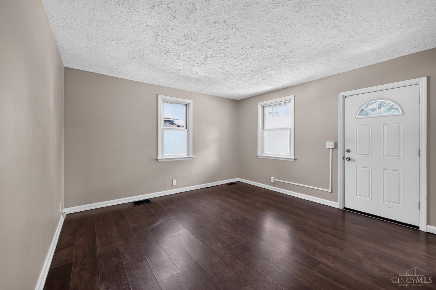 4312 Kugler Mill Road Cincinnati, OH 45236 - Photo 6 of 30