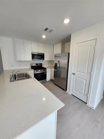 $1,675 | 12047 Noble Wood Village, Magnolia, TX 77355