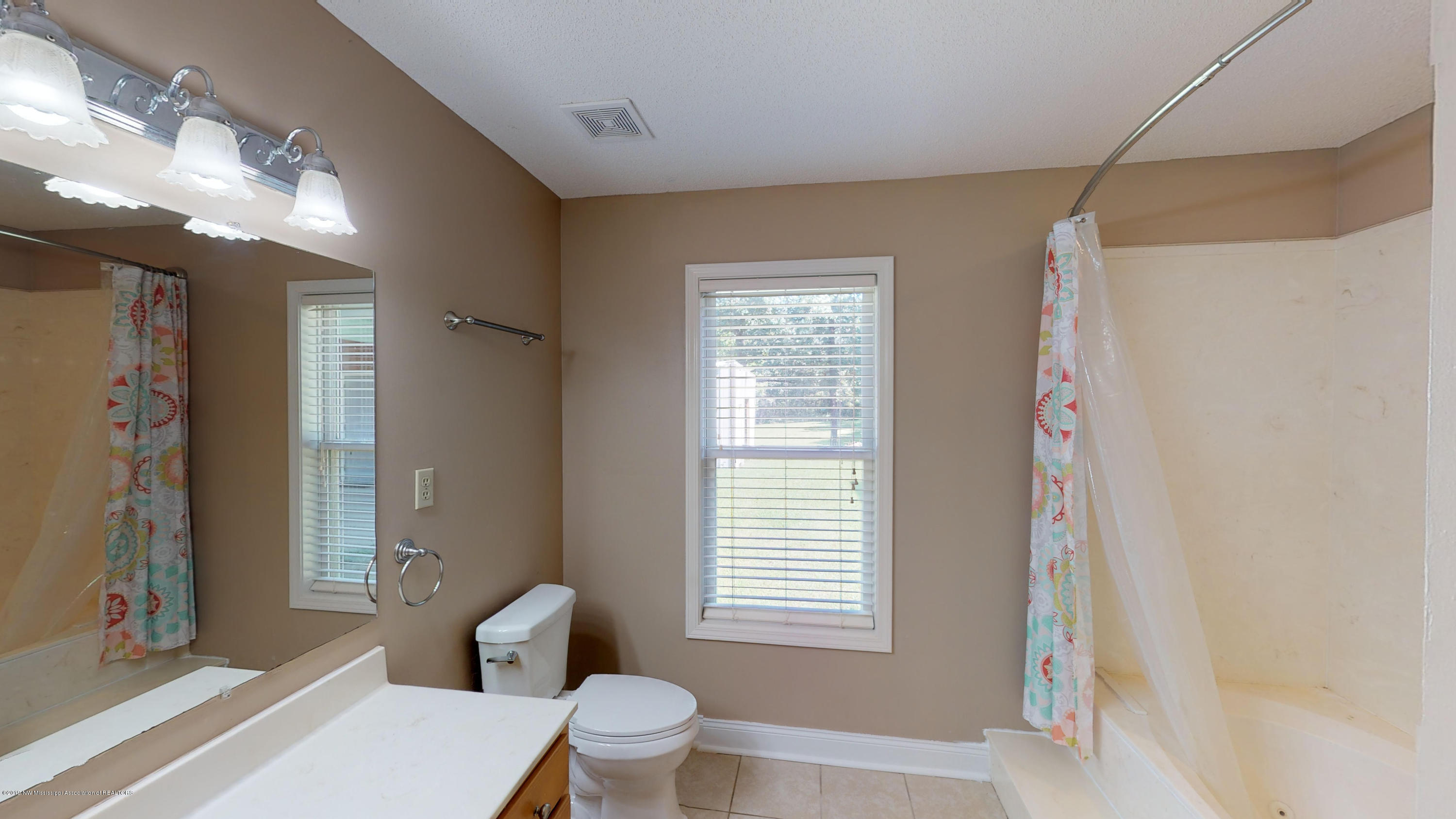 5700 West Oak Grove Road Hernando, MS 38632 - Photo 16 of 27 5700-W-Oak-Grove-Rd-Hernando-MS-38632-07
