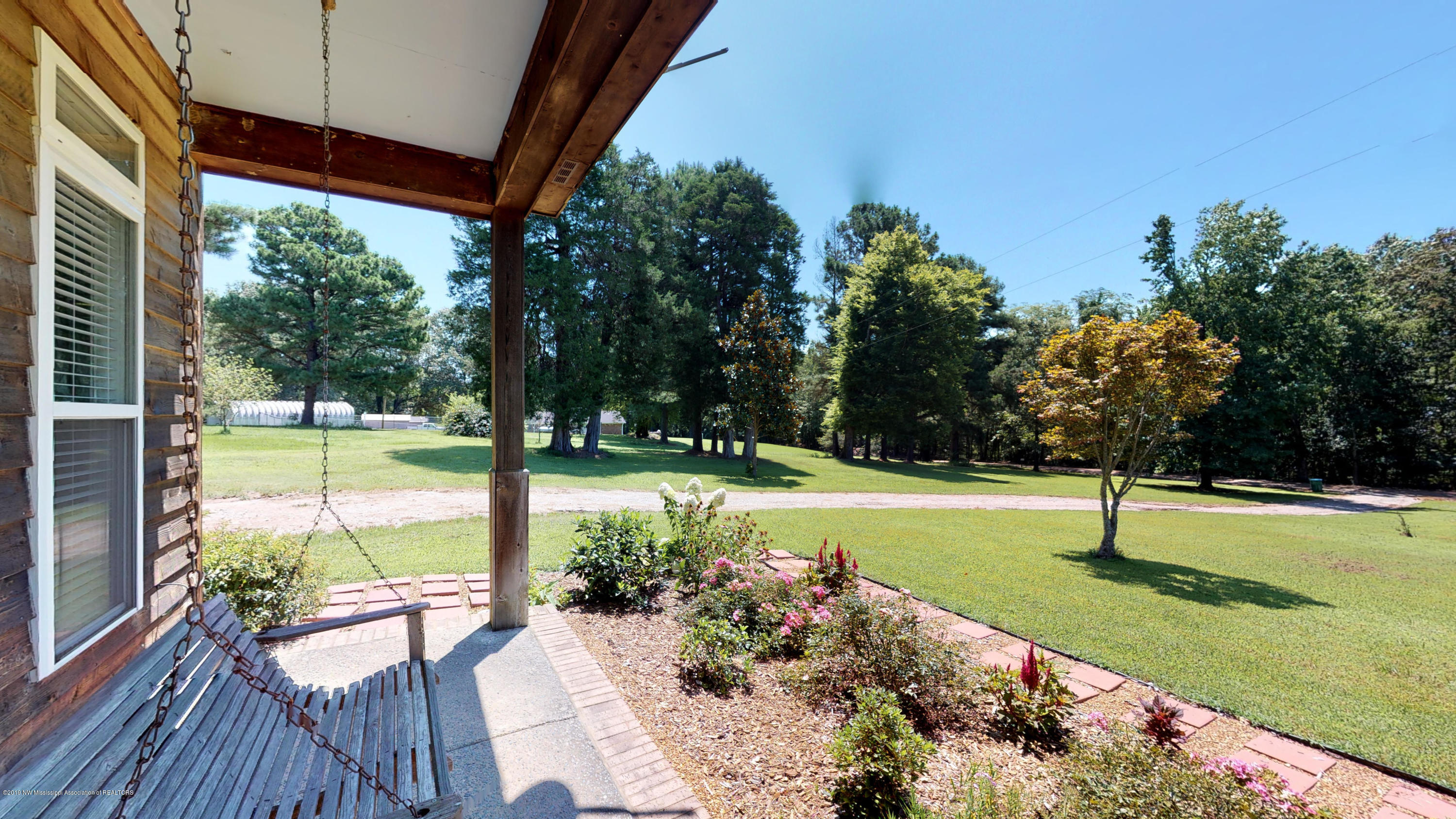 5700 West Oak Grove Road Hernando, MS 38632 - Photo 3 of 27 5700-W-Oak-Grove-Rd-Hernando-MS-38632-07