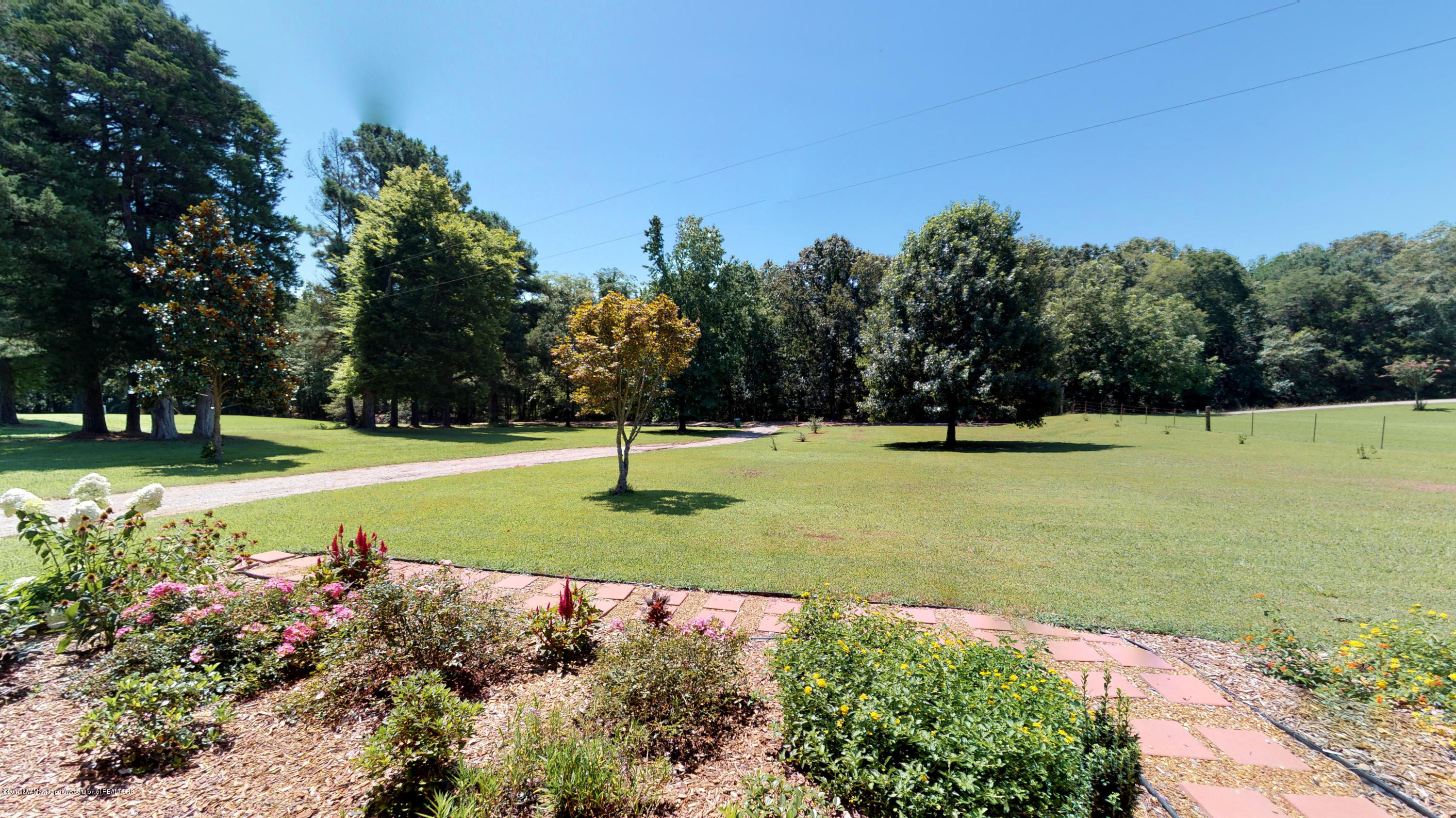 5700 West Oak Grove Road Hernando, MS 38632 - Photo 4 of 27 5700-W-Oak-Grove-Rd-Hernando-MS-38632-07
