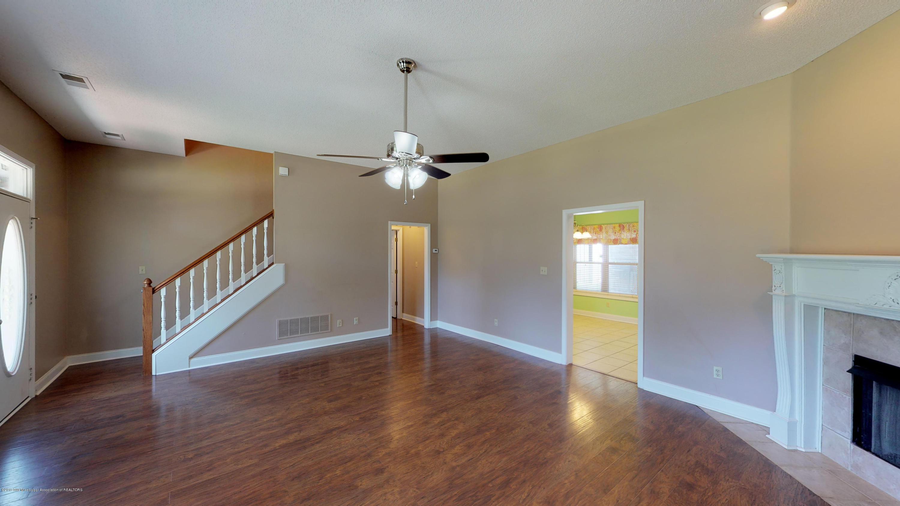 5700 West Oak Grove Road Hernando, MS 38632 - Photo 5 of 27 5700-W-Oak-Grove-Rd-Hernando-MS-38632-07