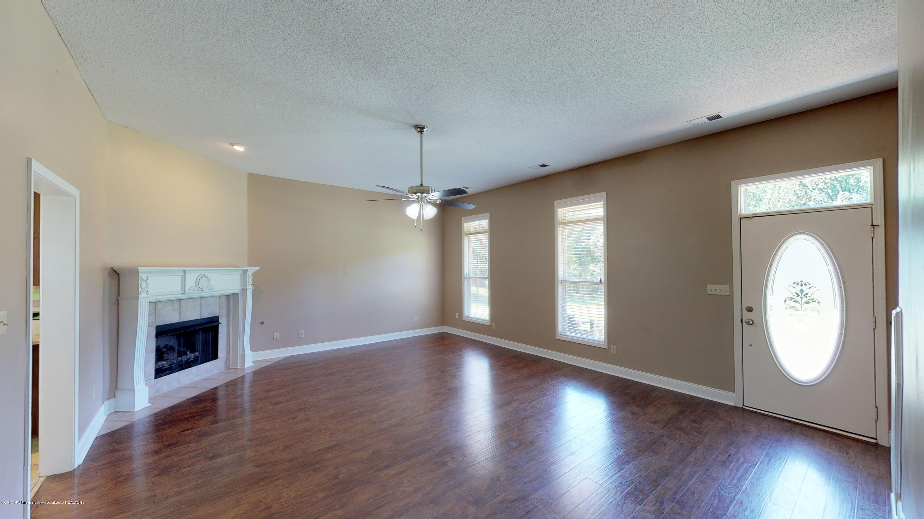 5700 West Oak Grove Road Hernando, MS 38632 - Photo 6 of 27 5700-W-Oak-Grove-Rd-Hernando-MS-38632-07