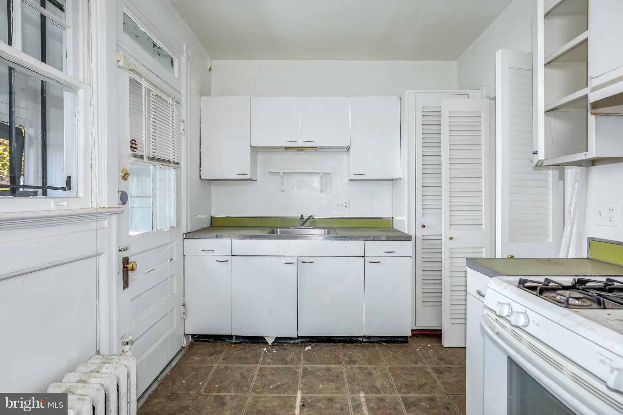 513 10th Street Southeast Washington, DC 20003 - Photo 14 of 28