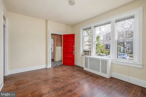 $1,895,000 | 513 10th Street Southeast, Washington, DC 20003