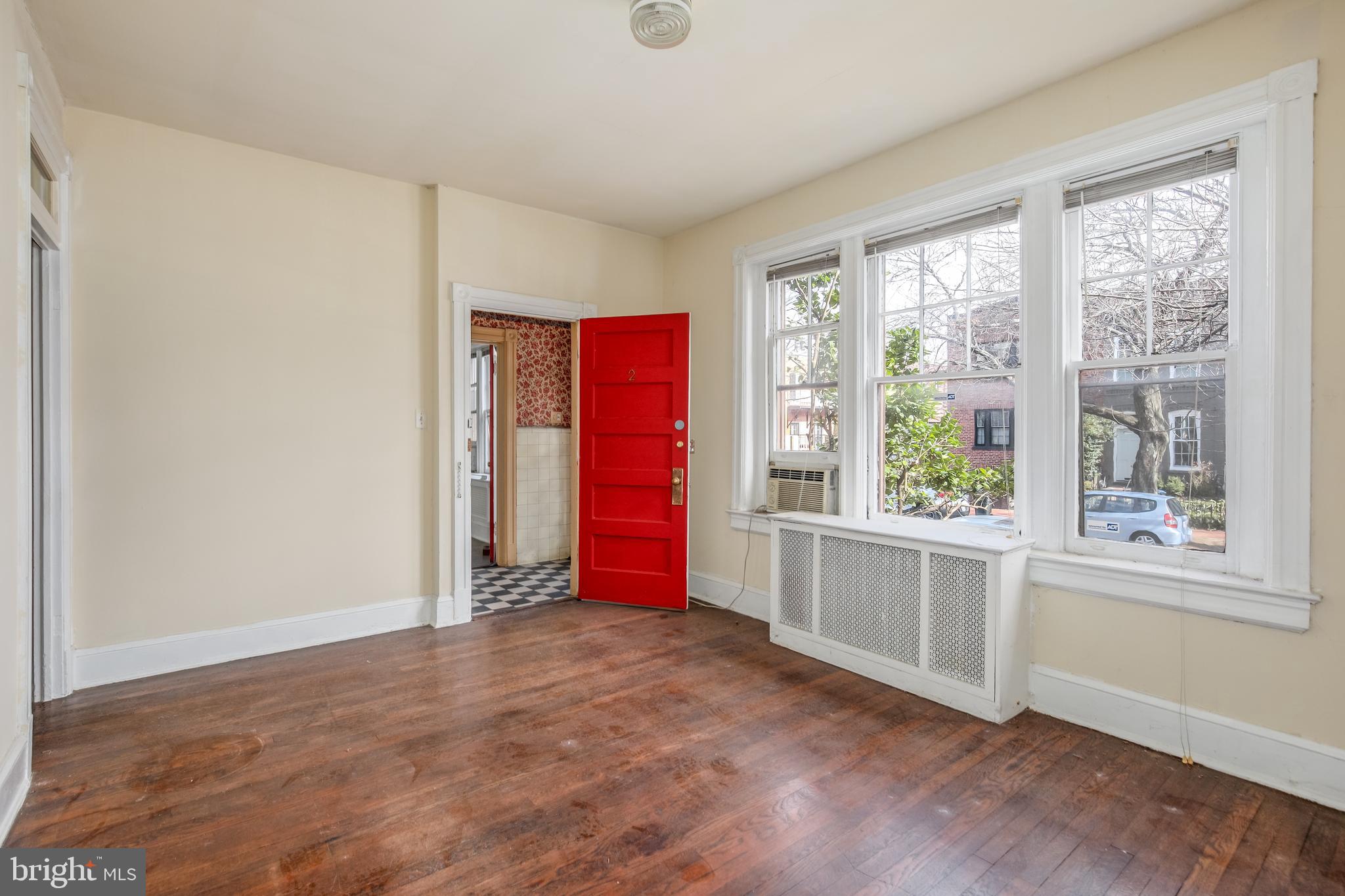 513 10th Street Southeast Washington, DC 20003 - Photo 8 of 28