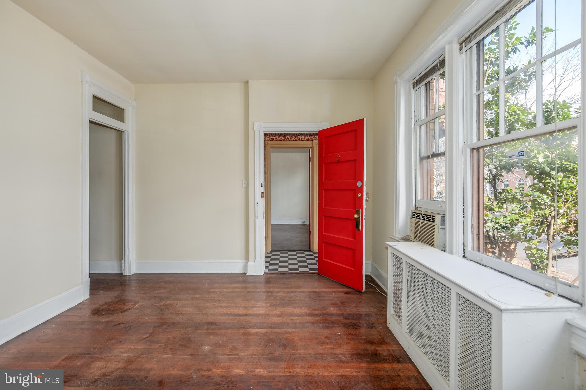 513 10th Street Southeast Washington, DC 20003 - Photo 9 of 28