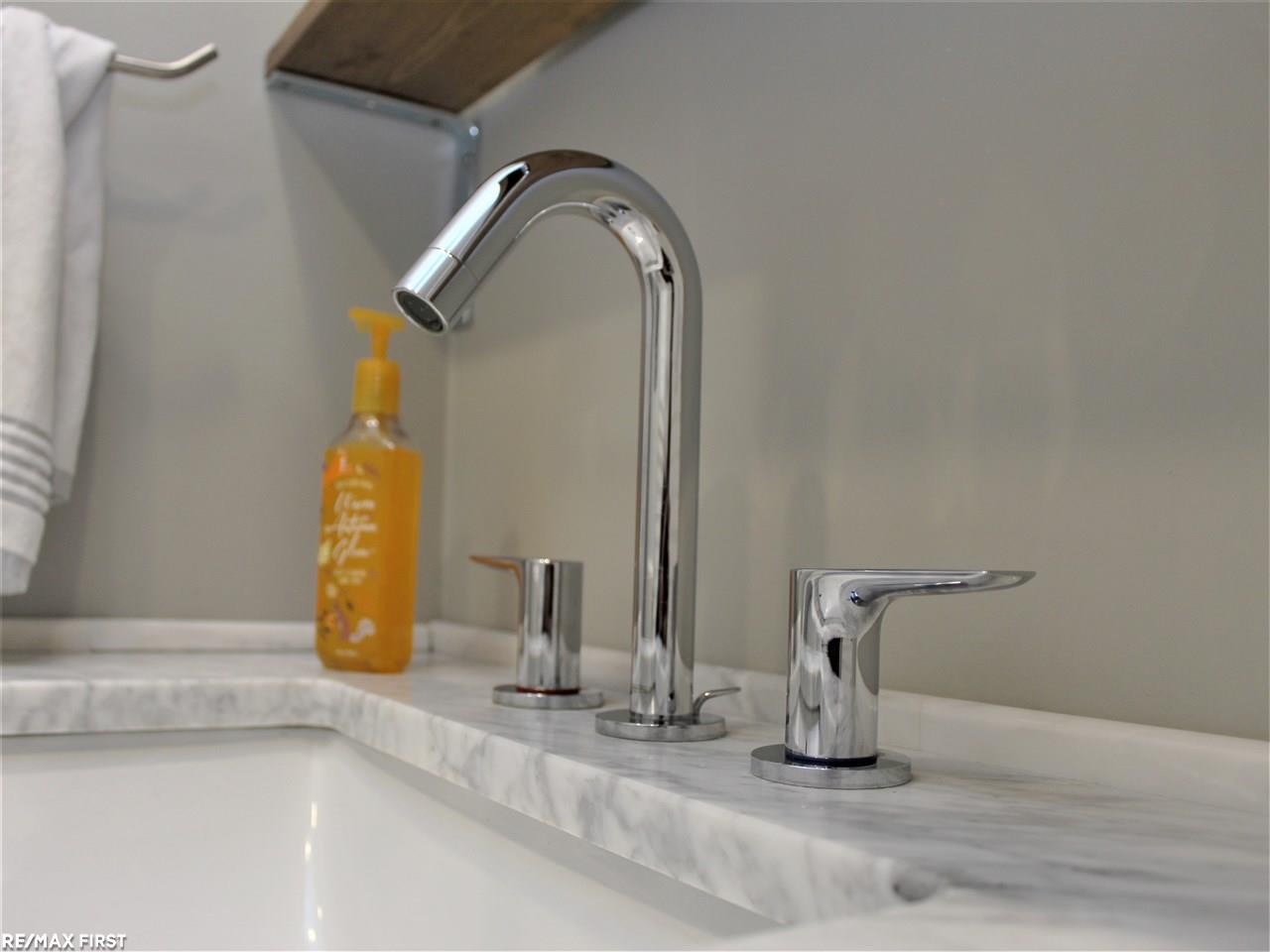 410 Fisher Road Grosse Pointe, MI 48230 - Photo 41 of 47 50005702-40.JPG