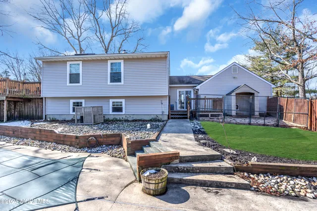 $669,000 | 2 Craig Court, Manchester Township, NJ 08759