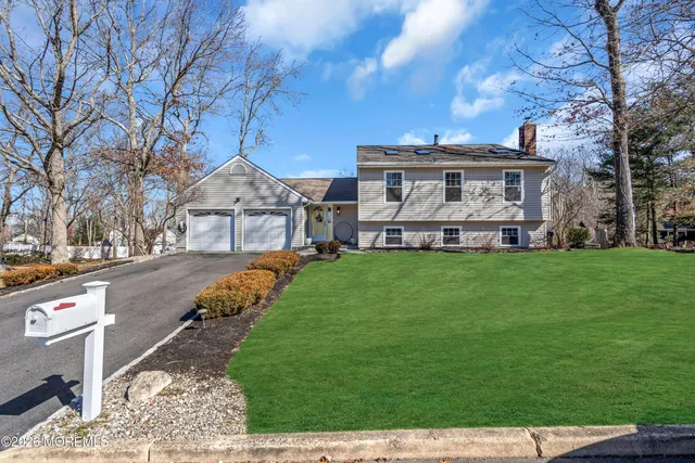 $669,000 | 2 Craig Court, Manchester Township, NJ 08759