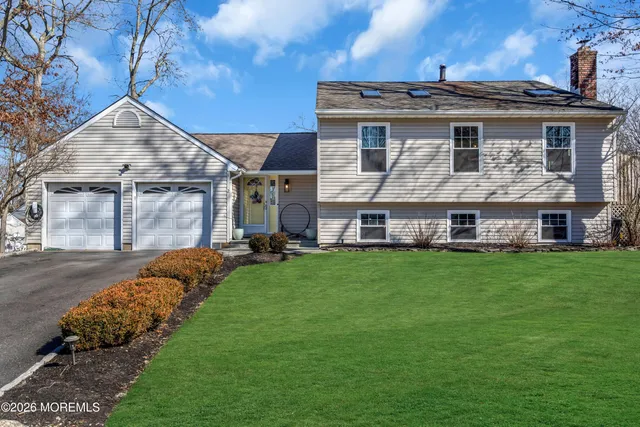 $669,000 | 2 Craig Court, Manchester Township, NJ 08759