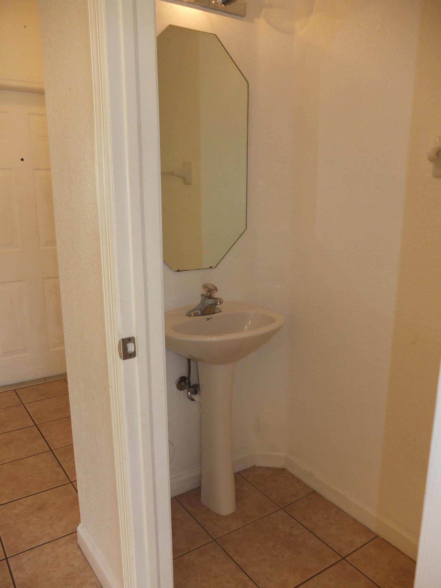 5905 Riverside Avenue Tamarac, FL 33321 - Photo 12 of 20 DSCF1829
