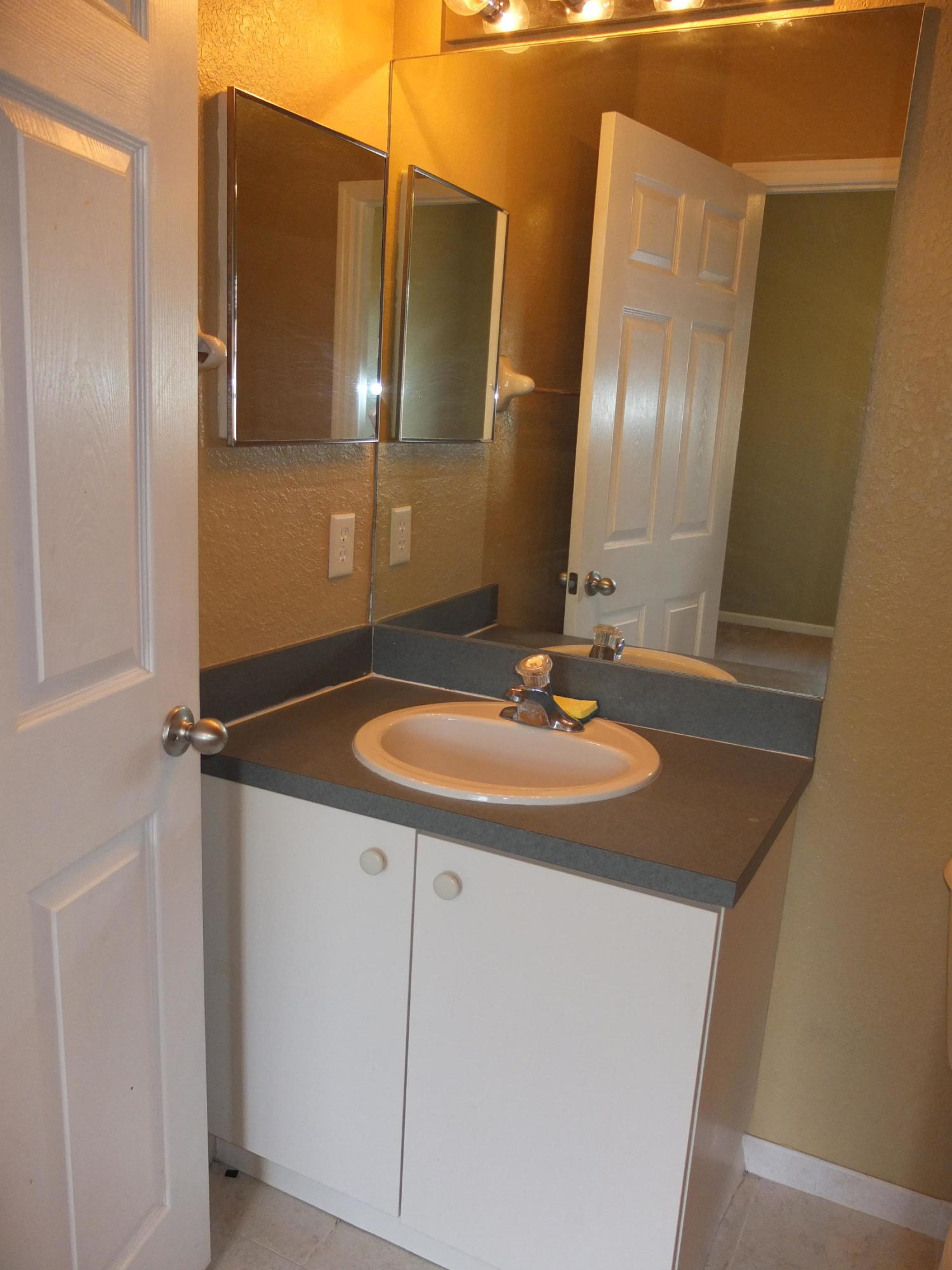 5905 Riverside Avenue Tamarac, FL 33321 - Photo 18 of 20 DSCF1849