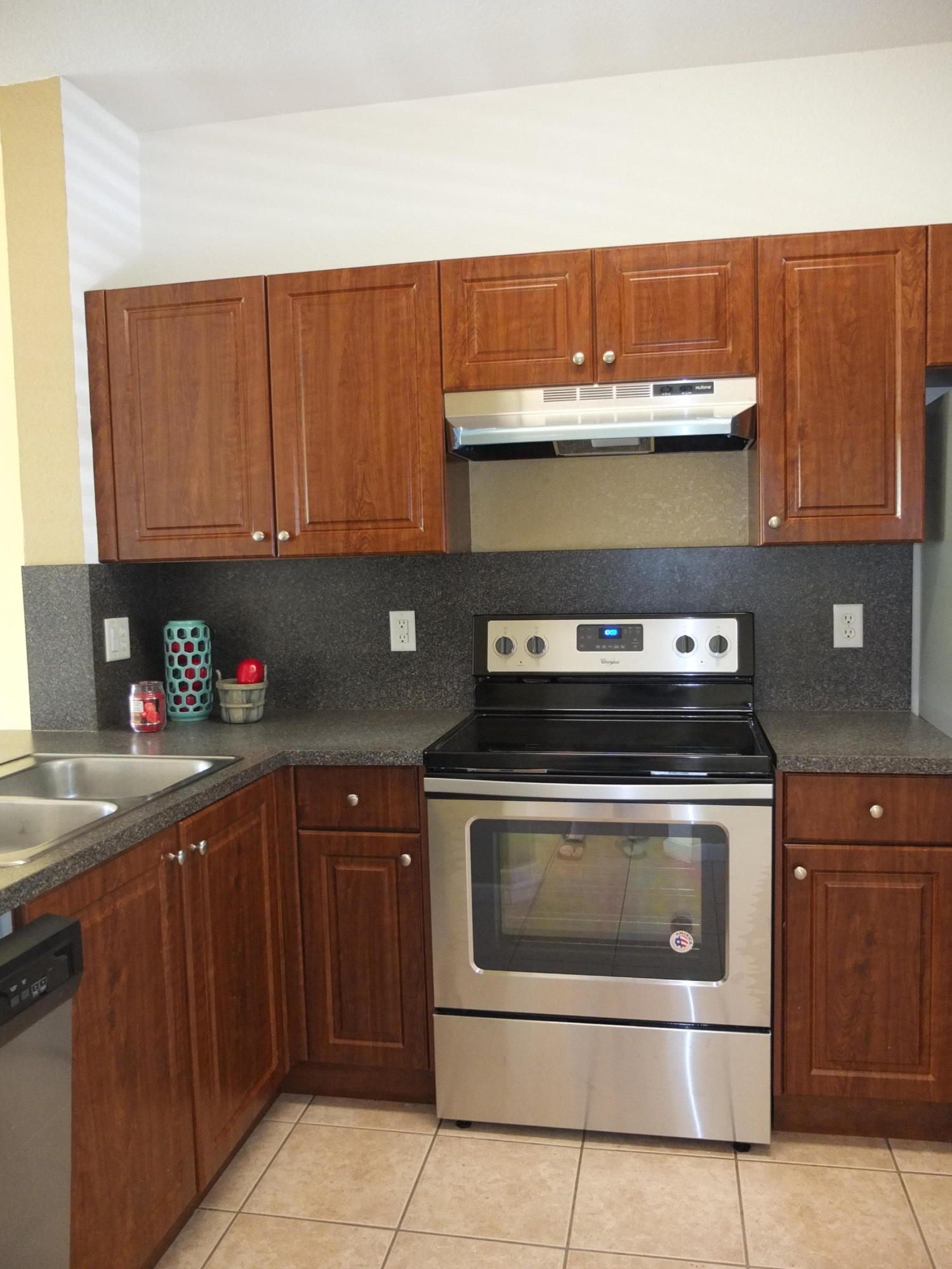 5905 Riverside Avenue Tamarac, FL 33321 - Photo 6 of 20 DSCF2027