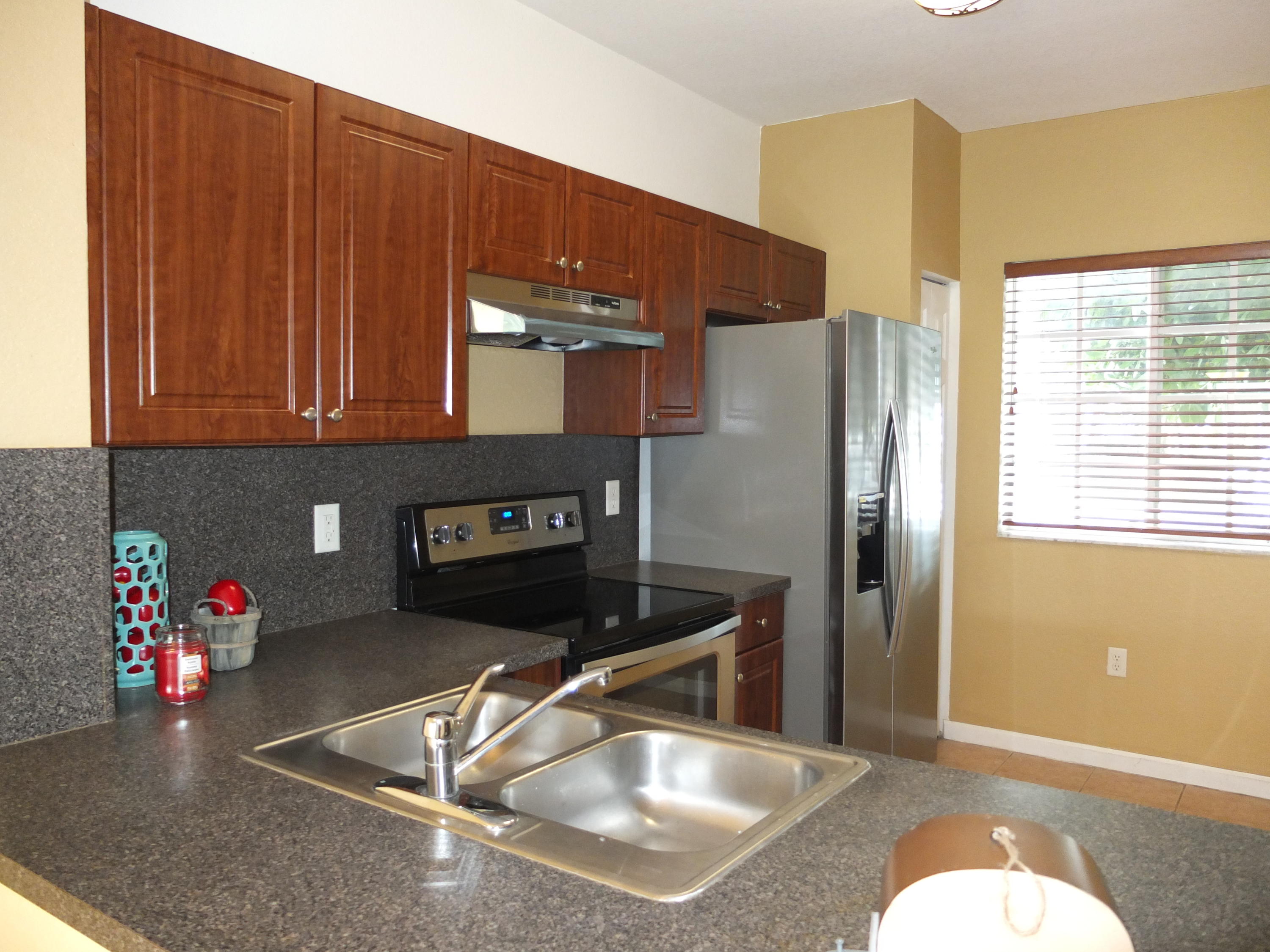 5905 Riverside Avenue Tamarac, FL 33321 - Photo 7 of 20 DSCF2032