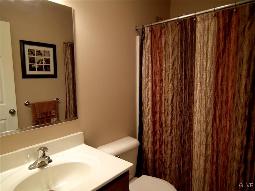 1202 Old Gate Road Northampton, PA 18067 - Photo 11 of 16 Gallery Image 11
