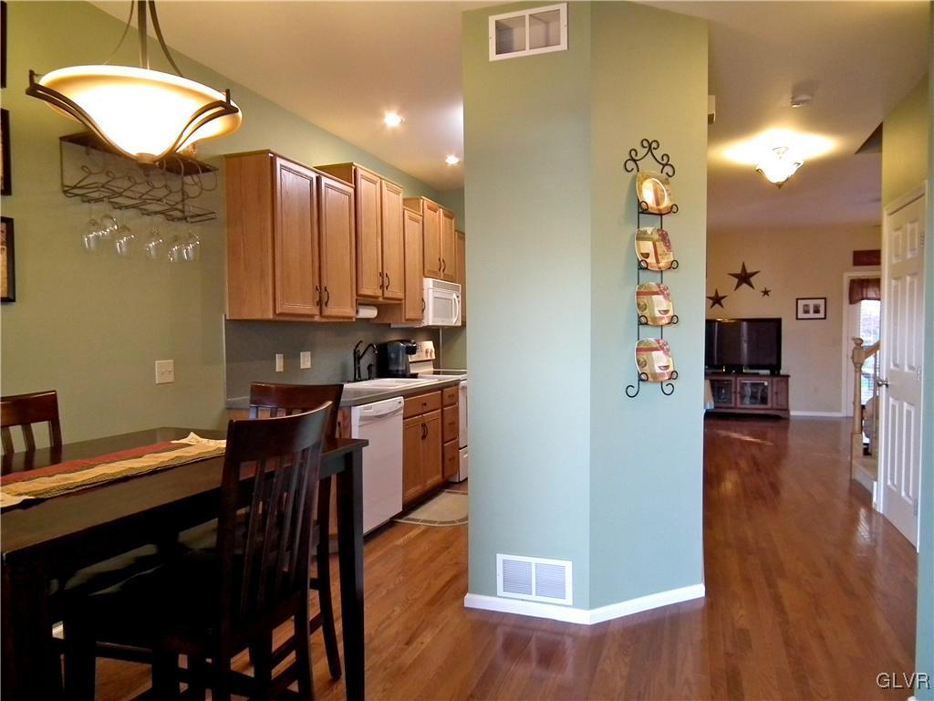 1202 Old Gate Road Northampton, PA 18067 - Photo 2 of 16 Gallery Image 2