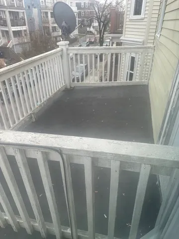 $3,000 | 23 Mt Ida Road, Unit 3, Boston, MA 02122