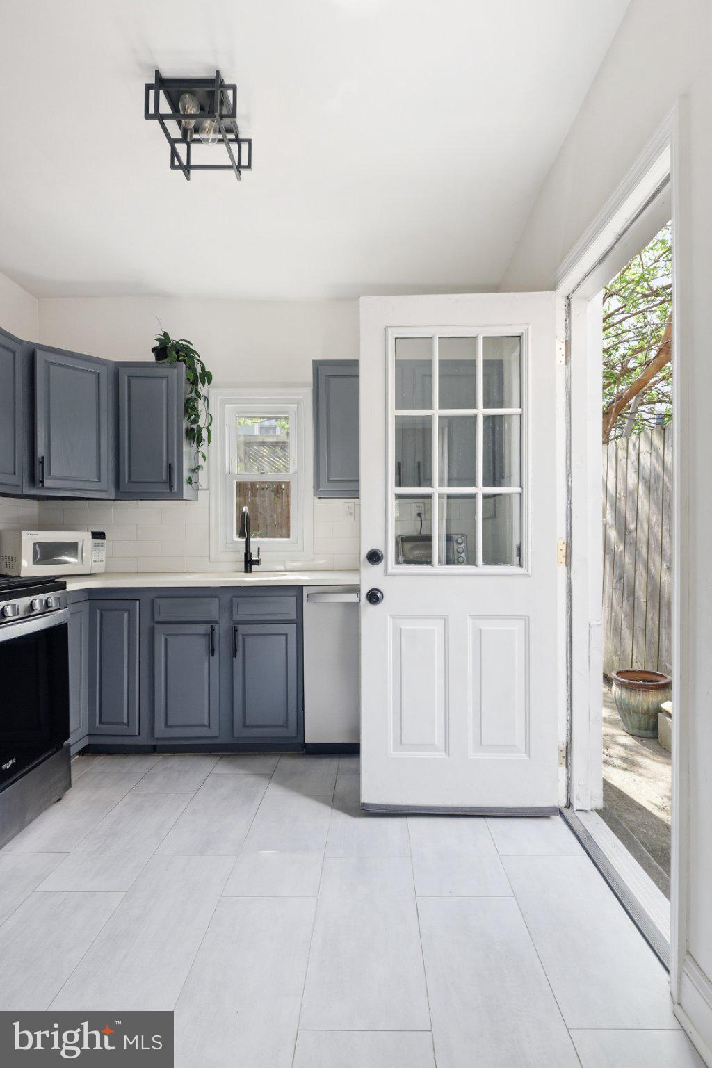 2965 Mercer Street Philadelphia, PA 19134 - Photo 14 of 32