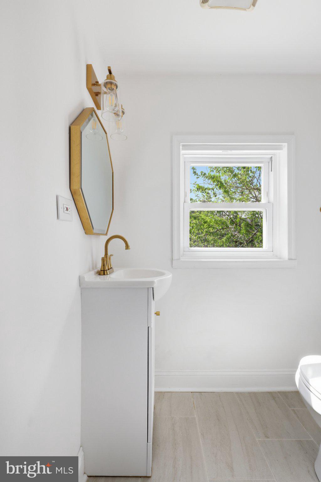 2965 Mercer Street Philadelphia, PA 19134 - Photo 26 of 32 2nd full bathroom