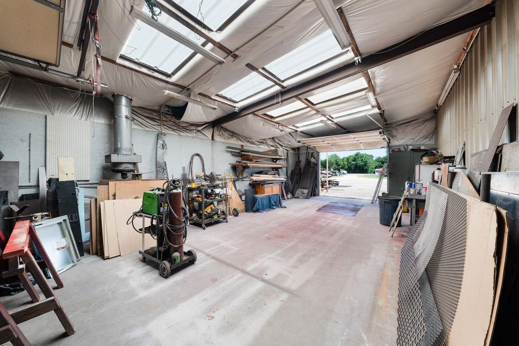 50 County Road Blossom, TX 75416 - Photo 38 of 40 a view of a room with gym equipment