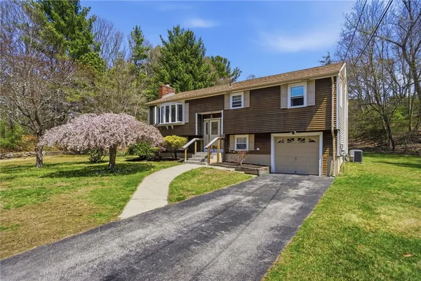 $510,000 | 2 Finne Road, Johnston, RI 02919
