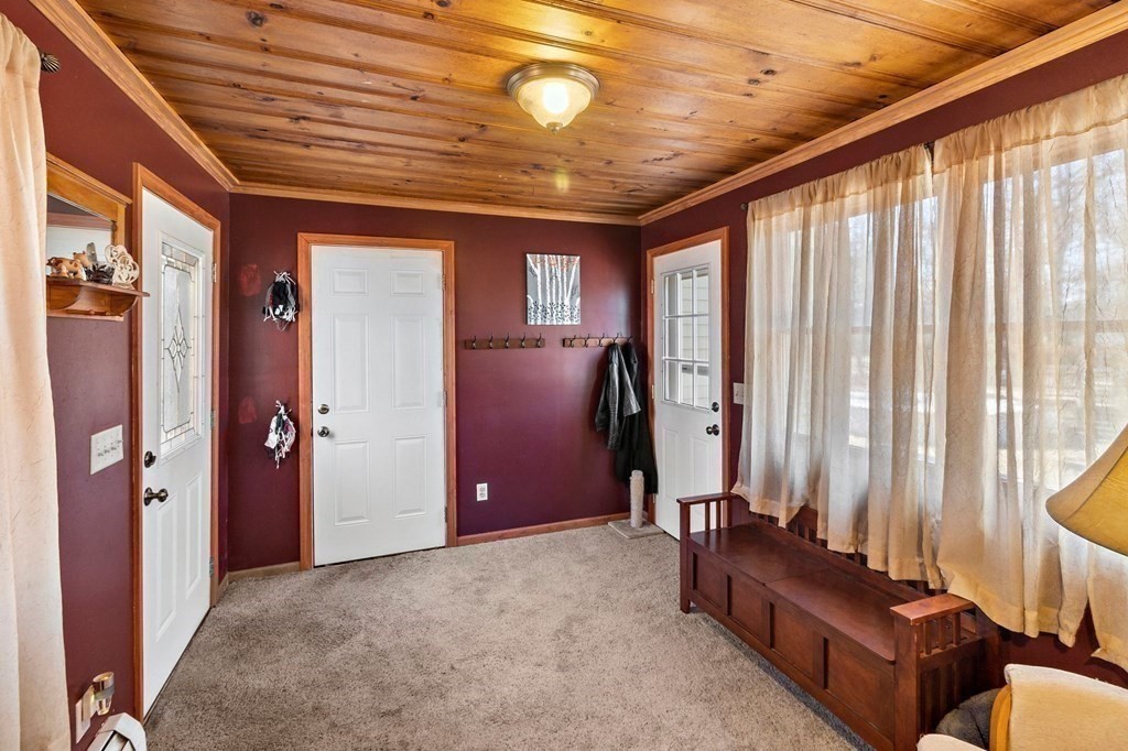 866 East Mountain Road Westfield, MA 01085 - Photo 5 of 23 Gallery Image 5