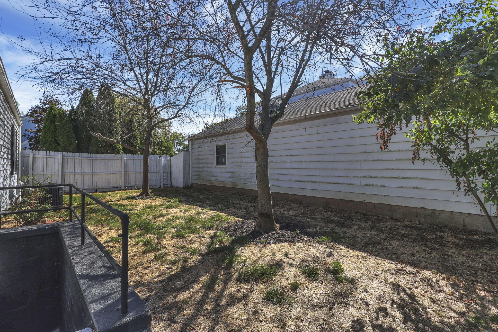 2227 Zollinger Road Columbus, OH 43221 - Photo 35 of 43 45-web-or-mls-G02A4293