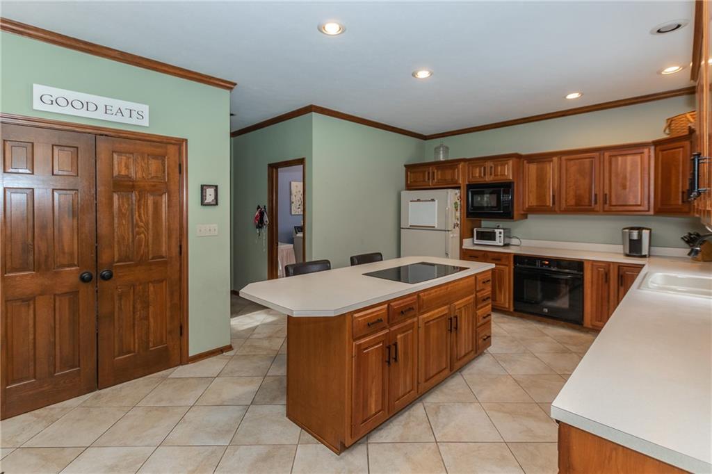 8950 Promontory Road Indianapolis, IN 46236 - Photo 8 of 25 Gallery Image 8