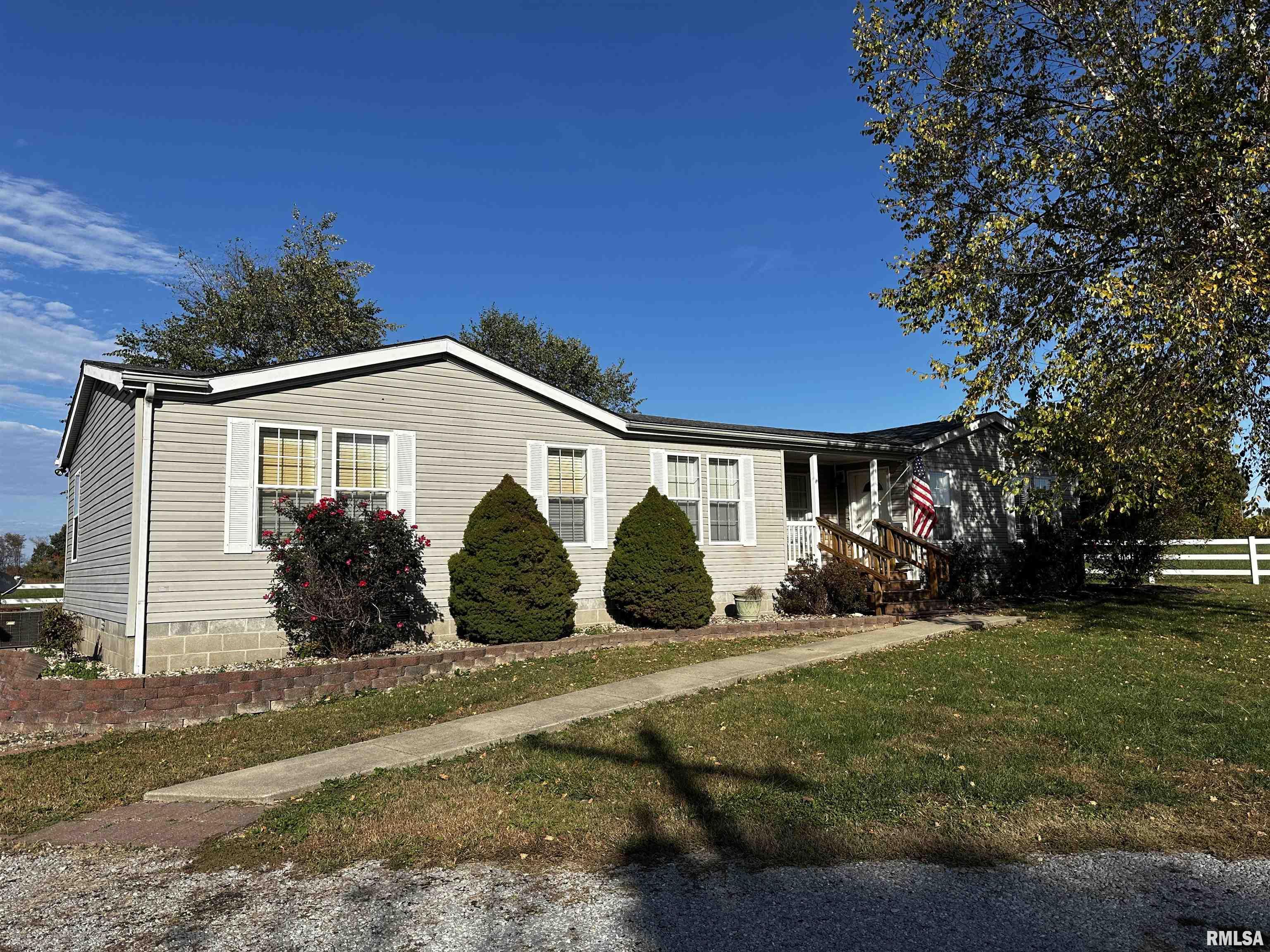 13411 Hamilton Pike Road Whittington, IL 62897 - Photo 3 of 24