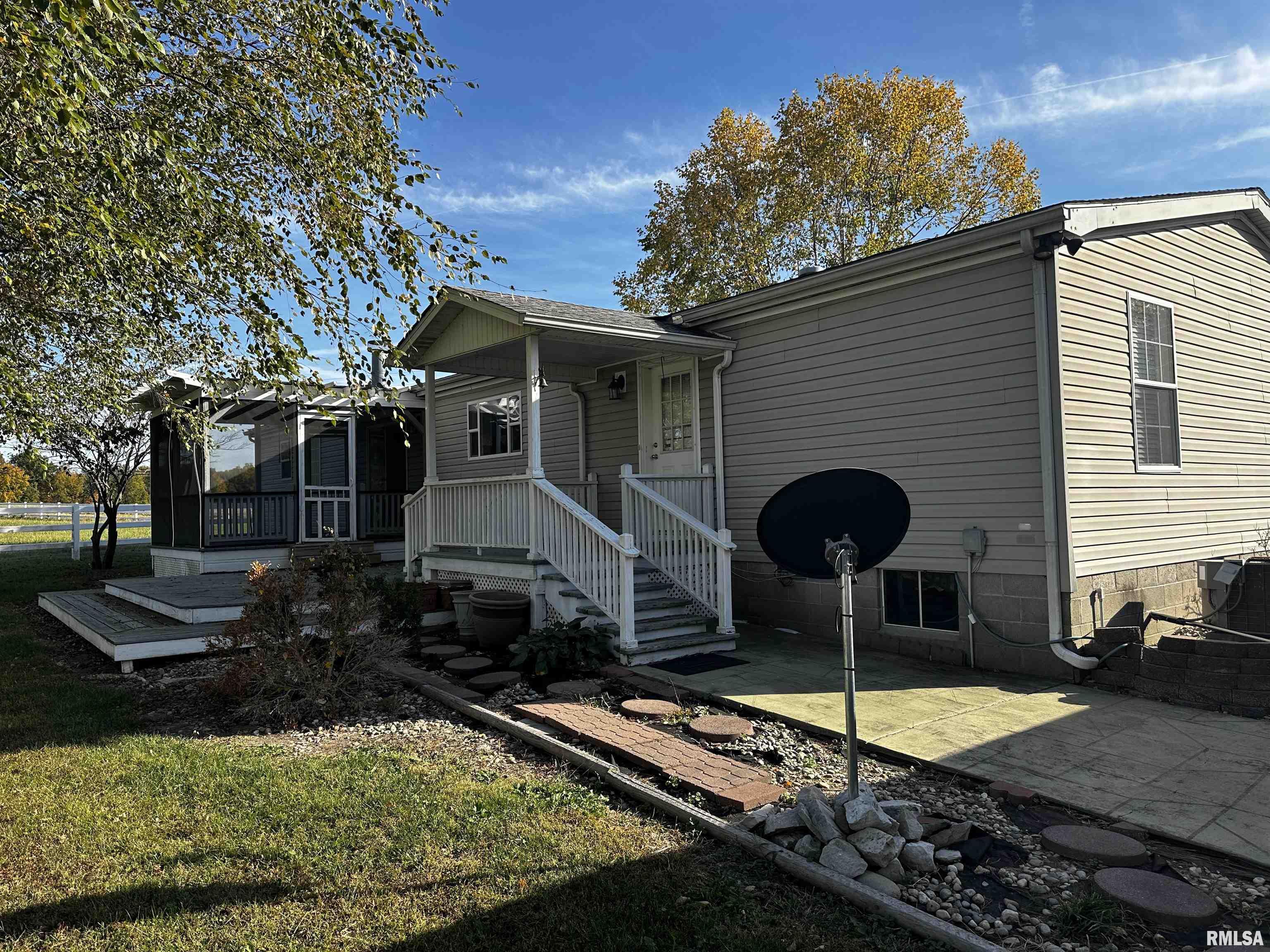 13411 Hamilton Pike Road Whittington, IL 62897 - Photo 5 of 24