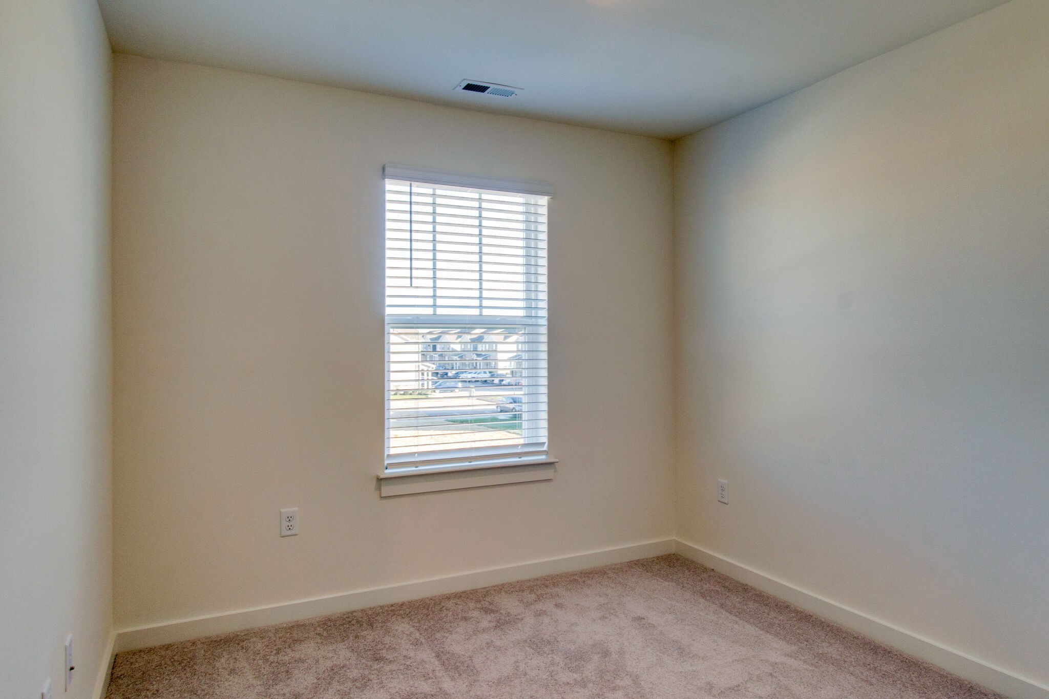 1703 Frodo Way Murfreesboro, TN 37128 - Photo 20 of 25 an empty room with a window