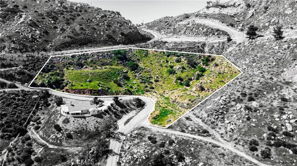 53 Spring Colton Ca Colton, CA 92324 - Photo 3 of 12 a view of a garden with plants