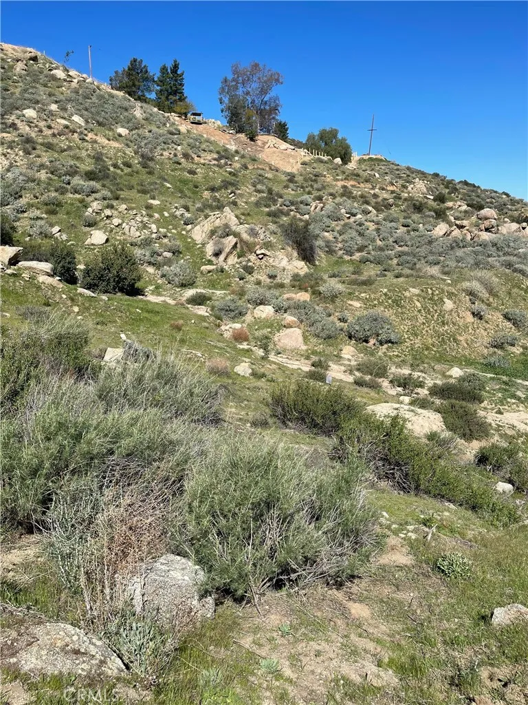 53 Spring Colton Ca Colton, CA 92324 - Photo 8 of 12 a view of a snow on the top of a building