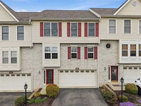 $399,900 | 607 Hilton Circle, Oakdale, PA 15071